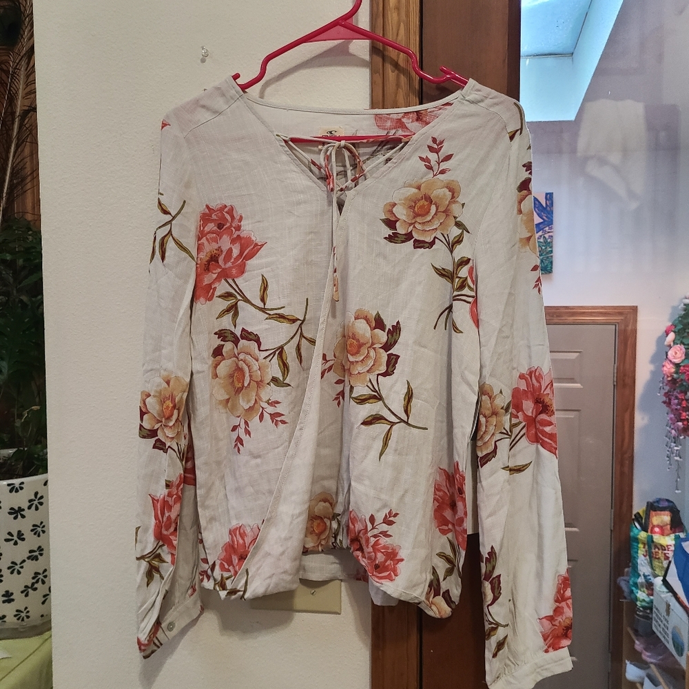 🆕️O'Neill Floral Women's Top - Cream and Pink Floral Blouse NWT